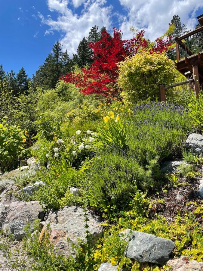 Les Chambres Roses West Kelowna Bagian luar foto